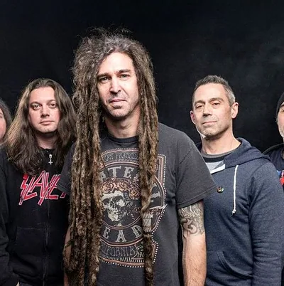 Shadows Fall — foto 1