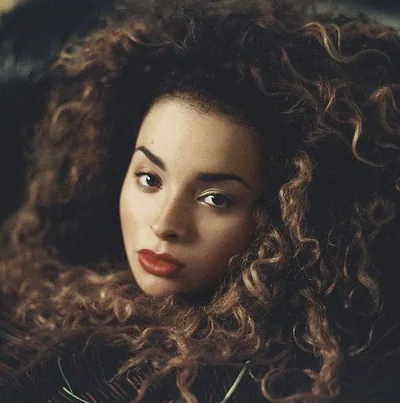 Ella Eyre — photo 3