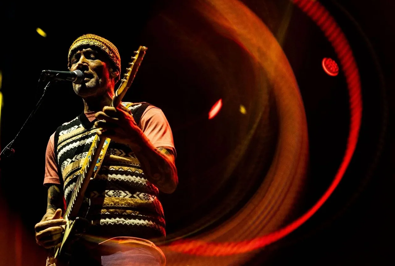 Ben Harper — achtergrondafbeelding