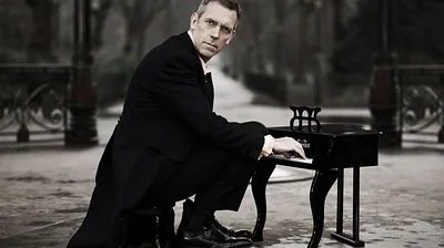 Hugh Laurie — photo 5