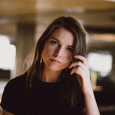 Angie McMahon — photo 2