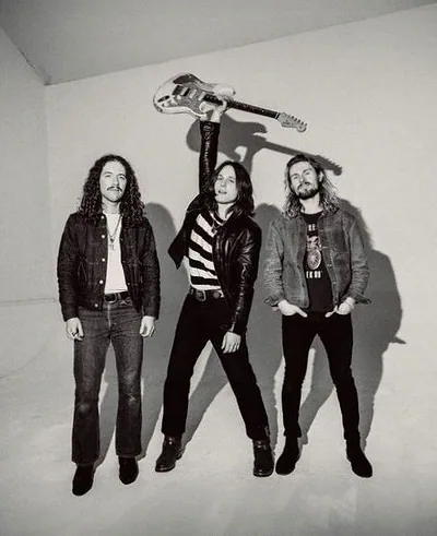 Tyler Bryant & The Shakedown — photo 1