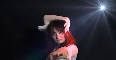Suzanne Sanders — foto 1