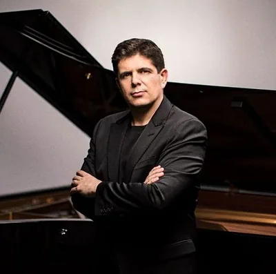 Javier Perianes — photo 1