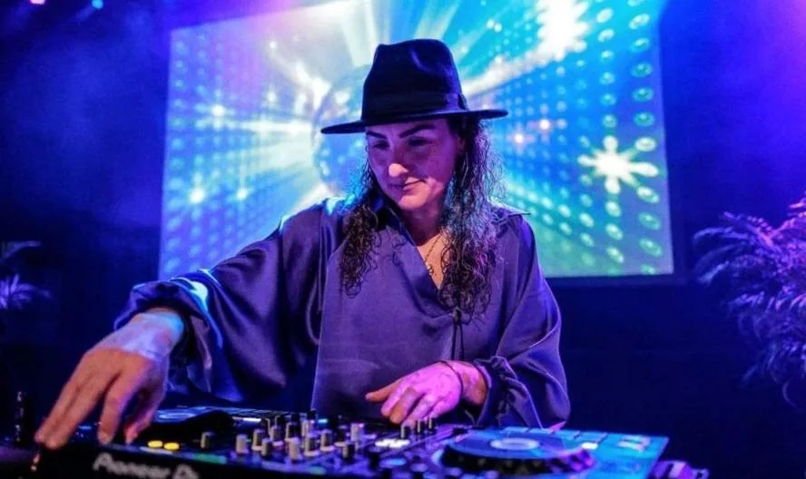 dj Deniece