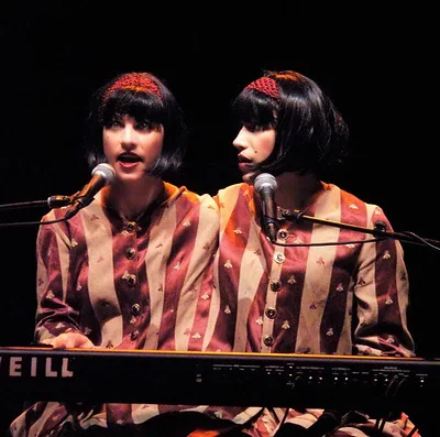 Evelyn Evelyn — photo 1