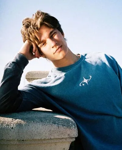 Alex Sampson — photo 1