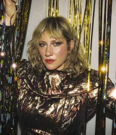 Lucy Woodward — photo 1