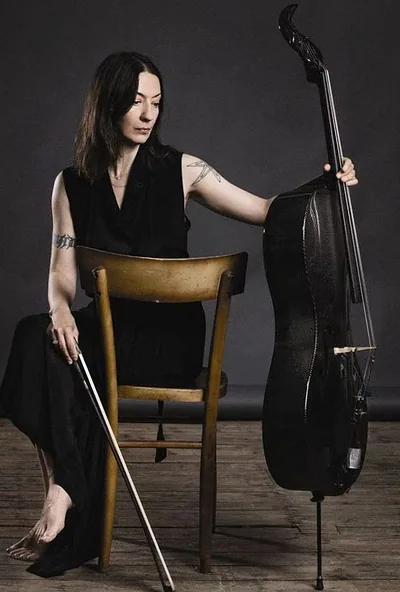 Julia Kent — foto 1