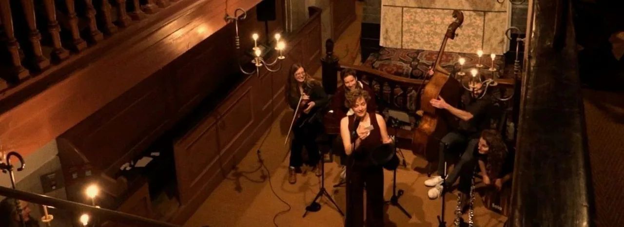 Ensemble ZOEF — background image