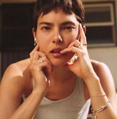 Miya Folick — photo 1