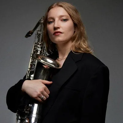 Emma Rawicz — foto 1
