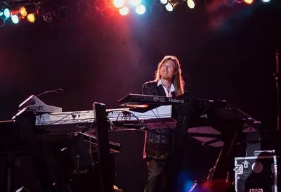 Oliver Wakeman — photo 1