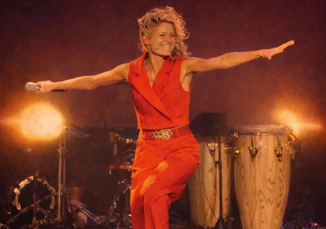 Hanneke Drenth & Aristo's Bigband — achtergrondafbeelding