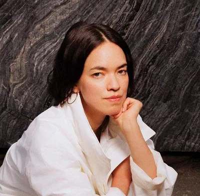 Momoko Gill — foto 1