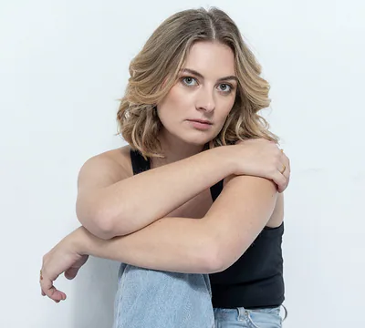 Tessa June — foto 1
