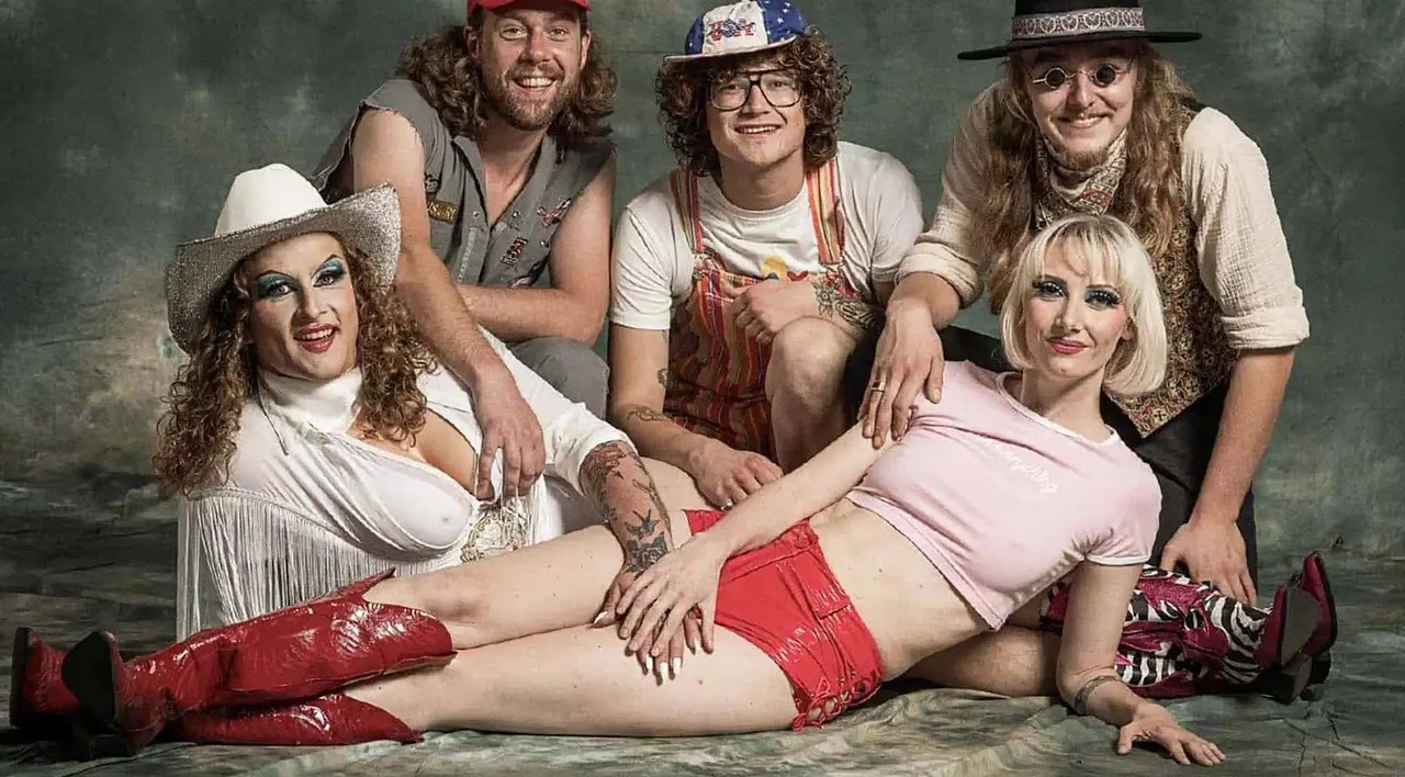 The Trailer Trash Rock 'n' Roll Circus: The Dirty Denims & Glock '45 · Neushoorn, Leeuwarden · za 17 okt 2026