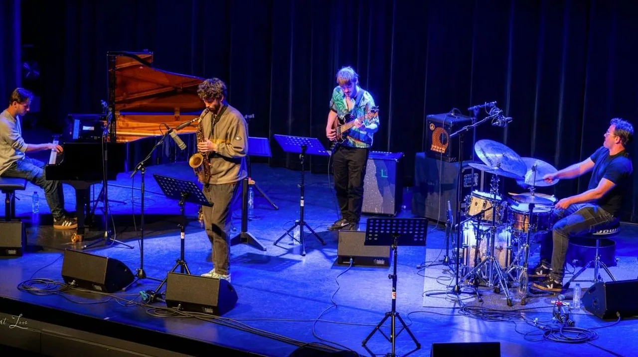 Tim Vermeulen Quartet — background image