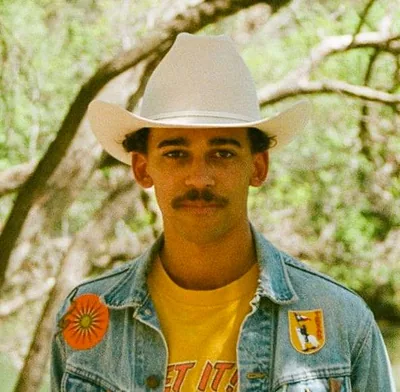Micah Edwards — foto 1