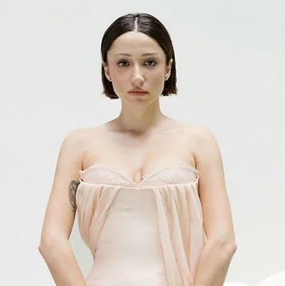 Zeynep Bastık — foto 1
