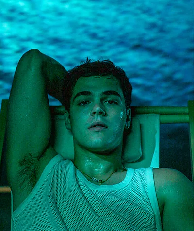 AJ Mitchell — foto 1