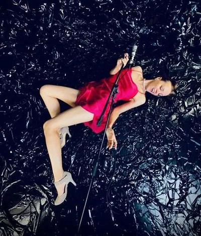 Lily Juls — foto 1