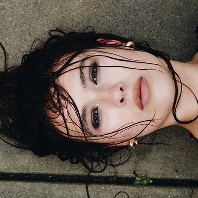 Mimi Webb — photo 1