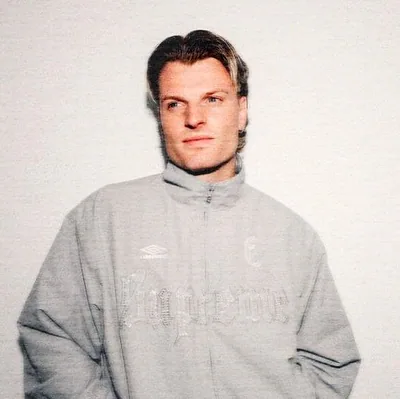 Sam Hofman — foto 1