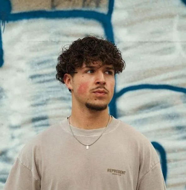 Gabriel Muñoz — background image