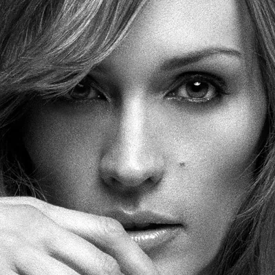 Jennifer Hanson — photo 1
