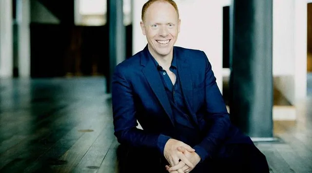 Nikki Treurniet zingt liederen van Schumann, Brahms en Debussy — achtergrondafbeelding