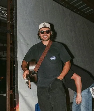 Josh Meloy — foto 2