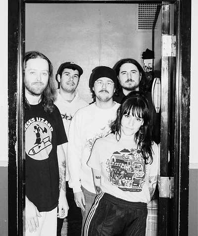 Gouge Away — foto 1