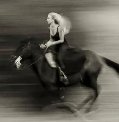 Claire Rosinkranz — foto 2