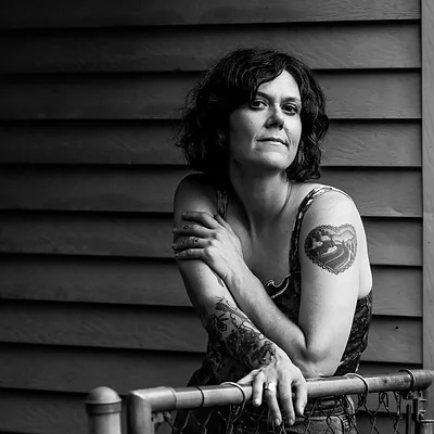 Lilly Hiatt — photo 1