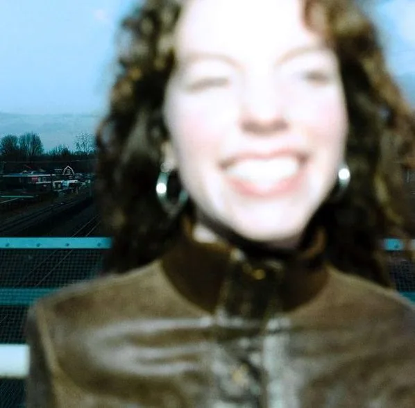 Leela Rosa — achtergrondafbeelding