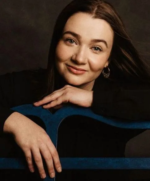 Natalia Olczak — background image