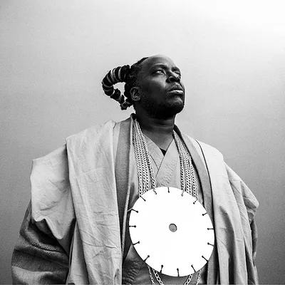Dave Okumu — photo 1