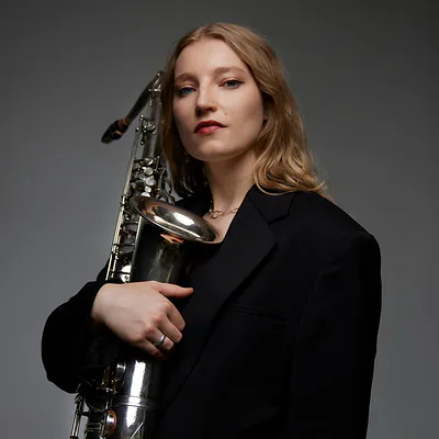 Emma Rawicz — foto 1