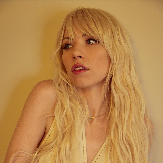 Carly Rae Jepsen — photo 1