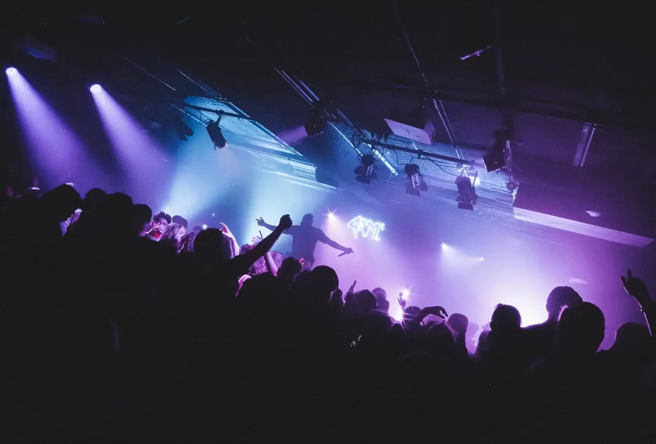 4am — achtergrondafbeelding