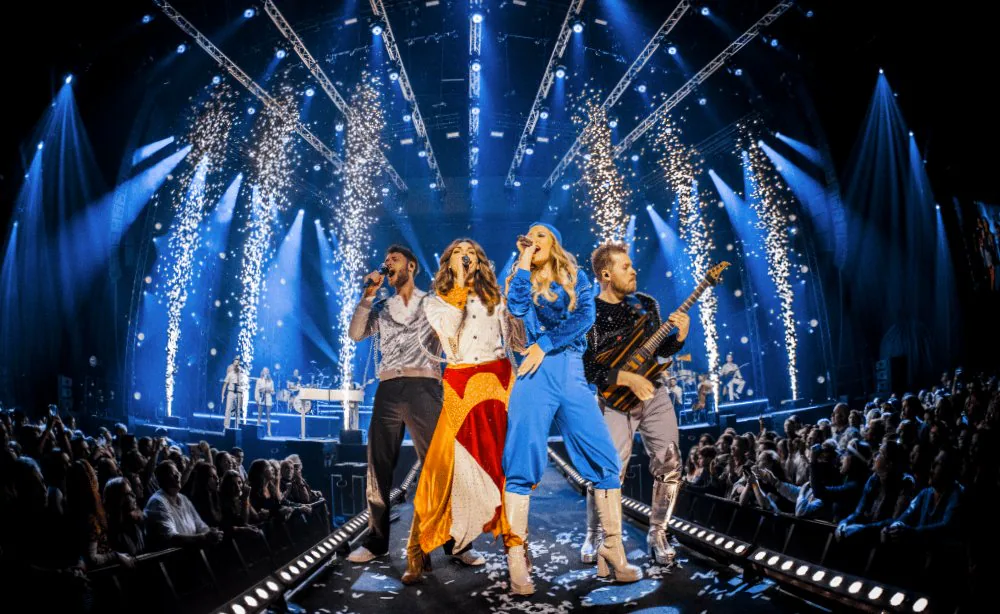 A*FEVER - The Ultimate ABBA Tribute  — achtergrondafbeelding