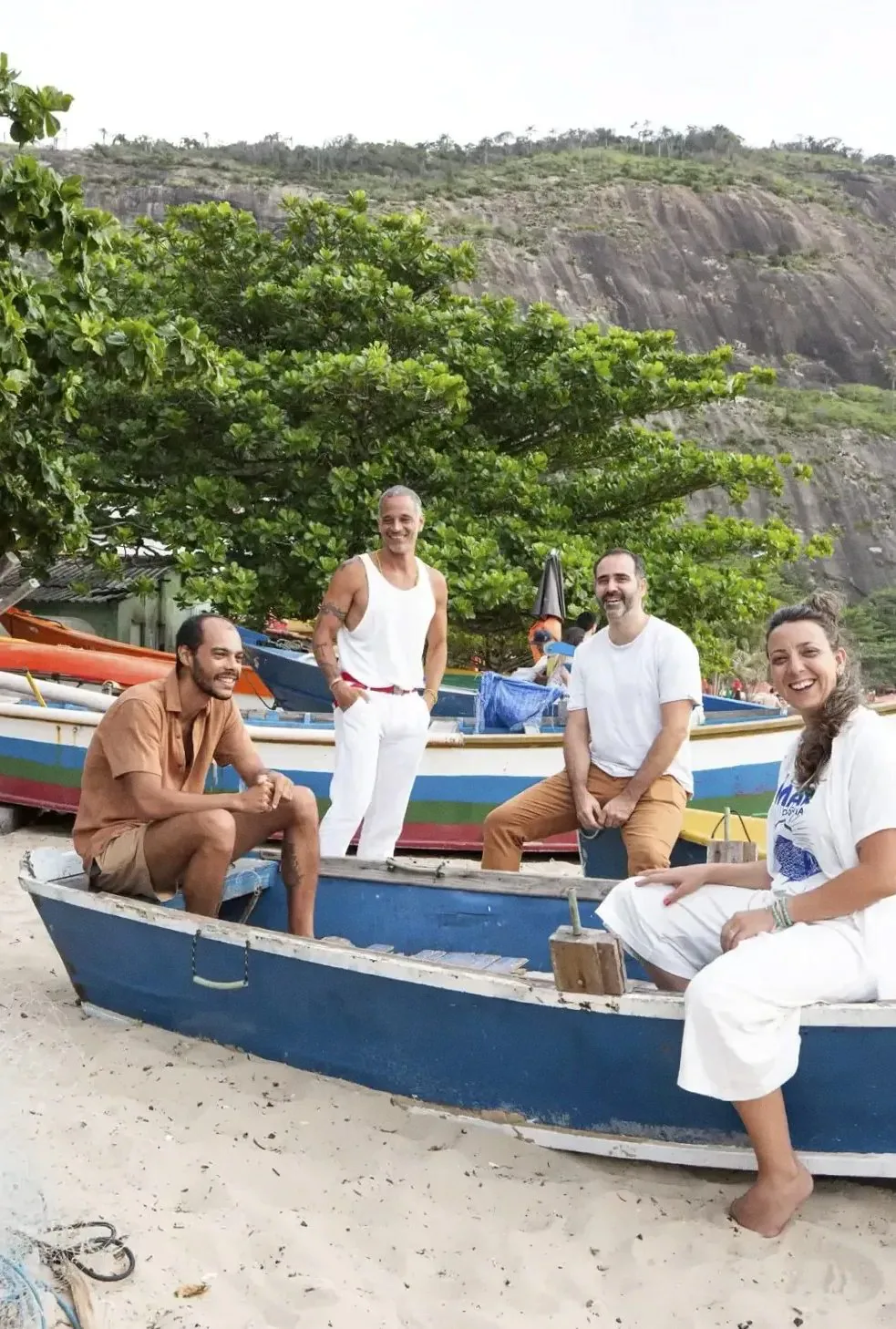 Afro-Brazilian music by Pra Gira Girar, Brazil — background image