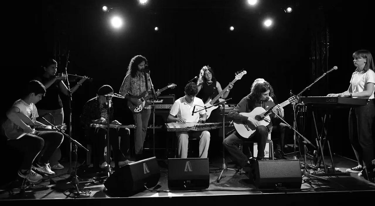 Albumrelease Grenzeloze Muziek — achtergrondafbeelding
