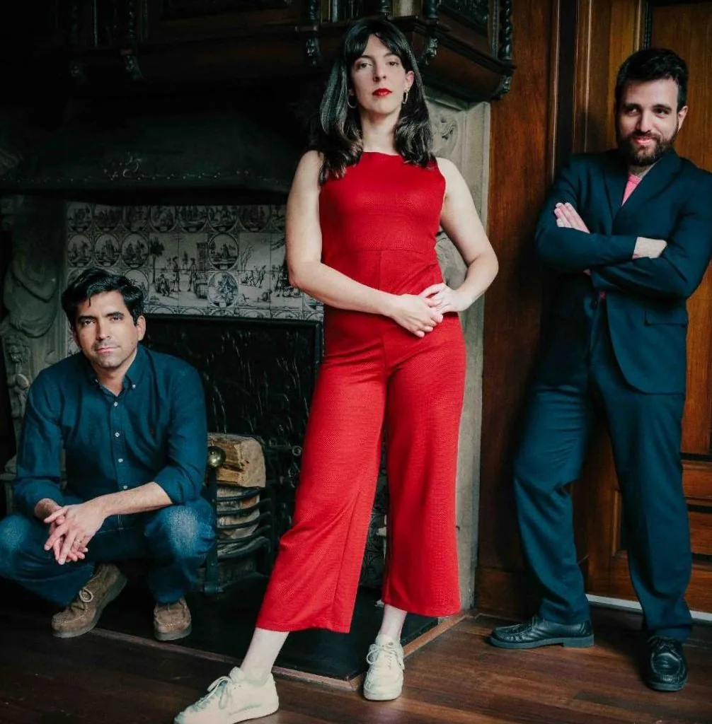 Argentine folk, classic & jazz by Cocoliche — achtergrondafbeelding