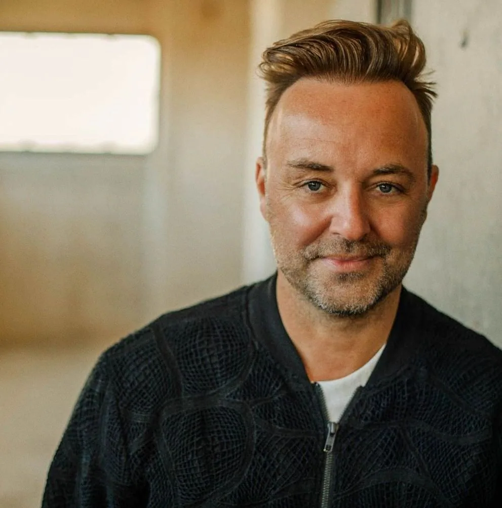Because of You – Niels Geusebroek — achtergrondafbeelding