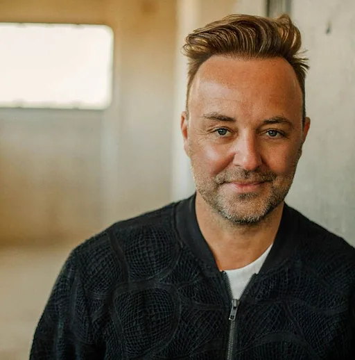 Because of You – Niels Geusebroek · Stadstheater Zoetermeer, Zoetermeer · do 11 mrt 2027