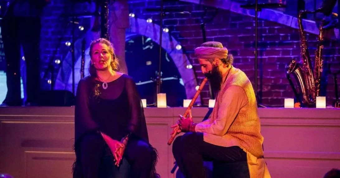 Broze aarde - Nederlands Blazers Ensemble, Studium Chorale + Christianne Stotijn — achtergrondafbeelding