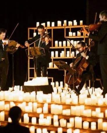Candlelight: Queen vs. ABBA — achtergrondafbeelding