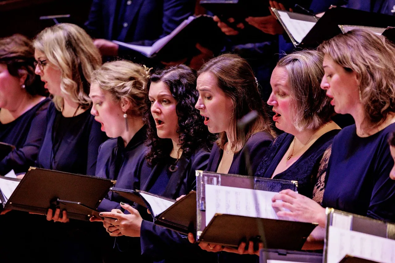 Cappella Amsterdam & Lavinia Meijer — achtergrondafbeelding